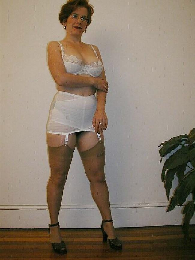 12P Mieder - Girdle 001