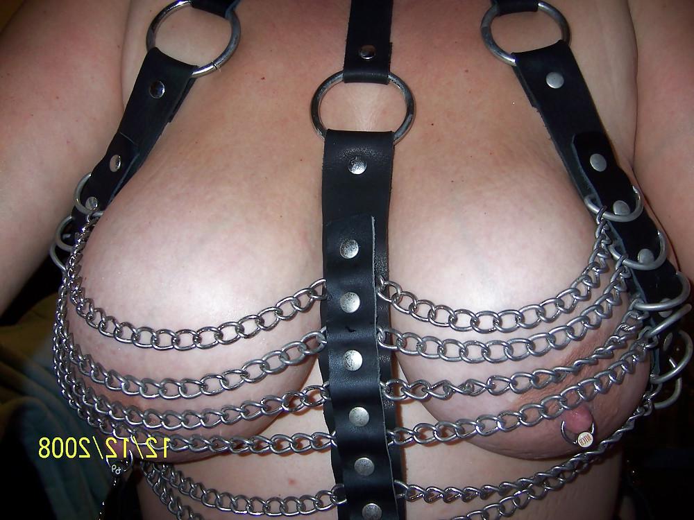 6P Fetish bra