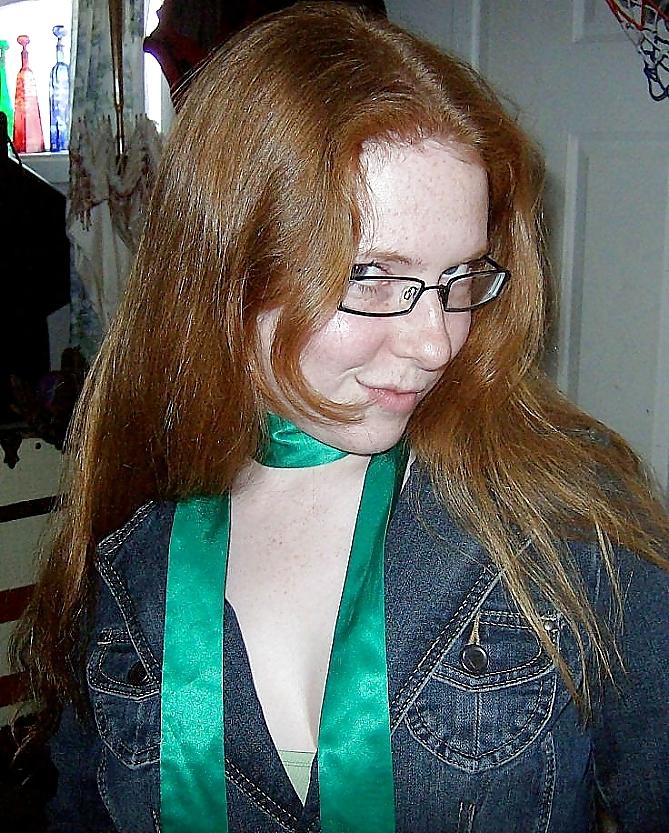 25P GERDA A REDHEAD GIRLFRIEND AS SNOWWHITE