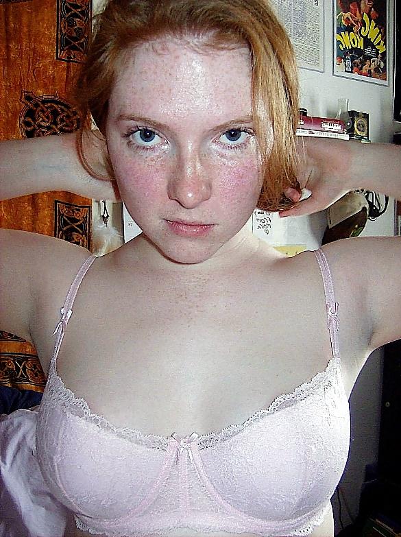 25P GERDA A REDHEAD GIRLFRIEND AS SNOWWHITE