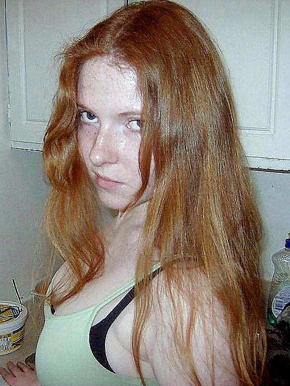 25P GERDA A REDHEAD GIRLFRIEND AS SNOWWHITE