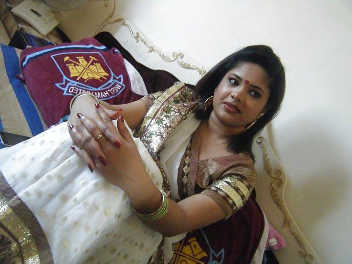 25P Cum on mygfand aunty