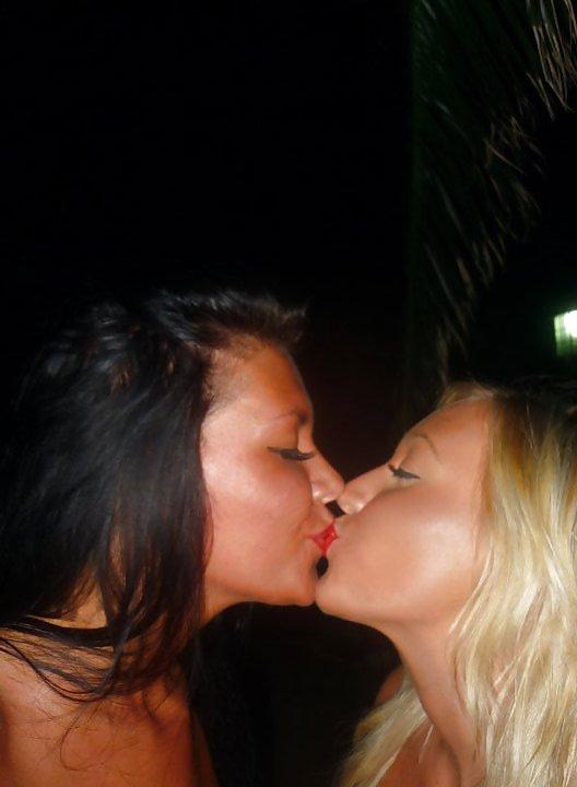 25P Private Album:  Spring Break Girls That Love Hand Bikini's