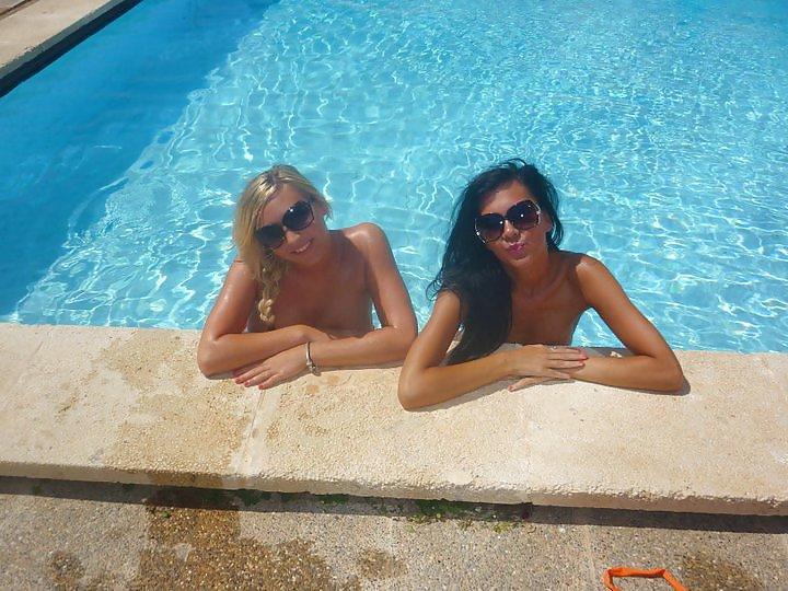 25P Private Album:  Spring Break Girls That Love Hand Bikini's