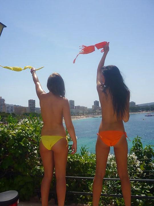 25P Private Album:  Spring Break Girls That Love Hand Bikini's