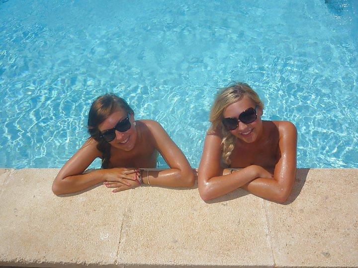 25P Private Album:  Spring Break Girls That Love Hand Bikini's