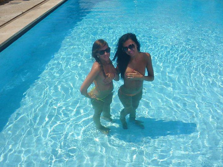 25P Private Album:  Spring Break Girls That Love Hand Bikini's