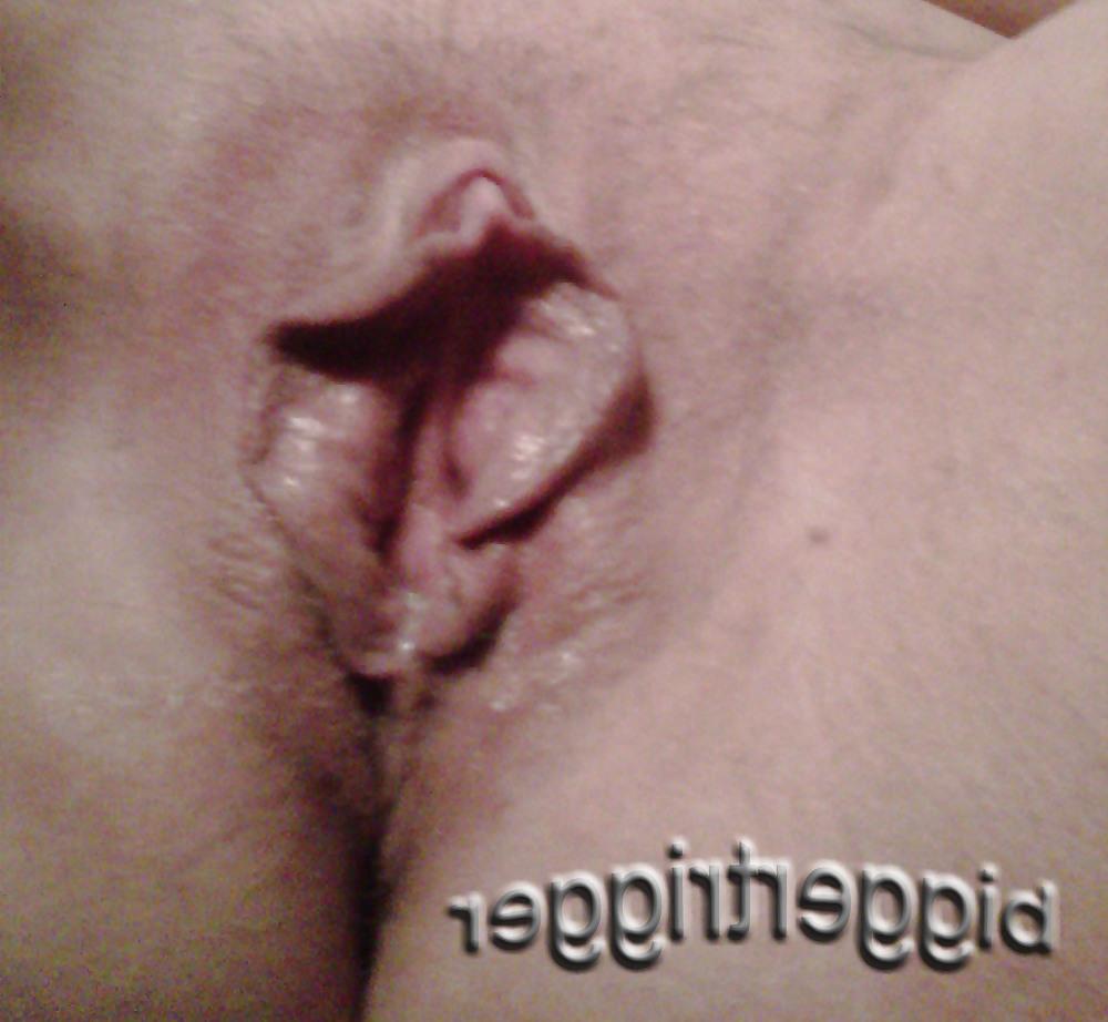 12P Playing With Her Cunt While She Chats