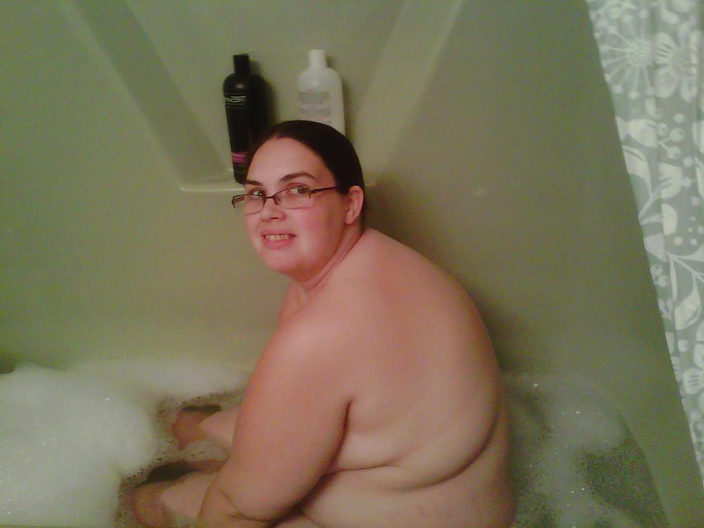 9P Wife bath time 