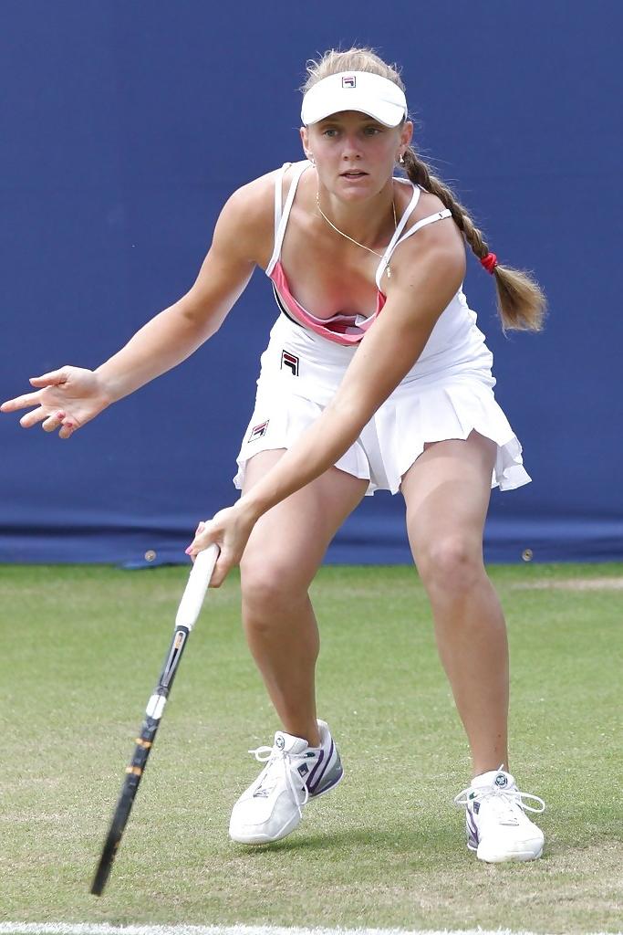 21P Tennis beauties