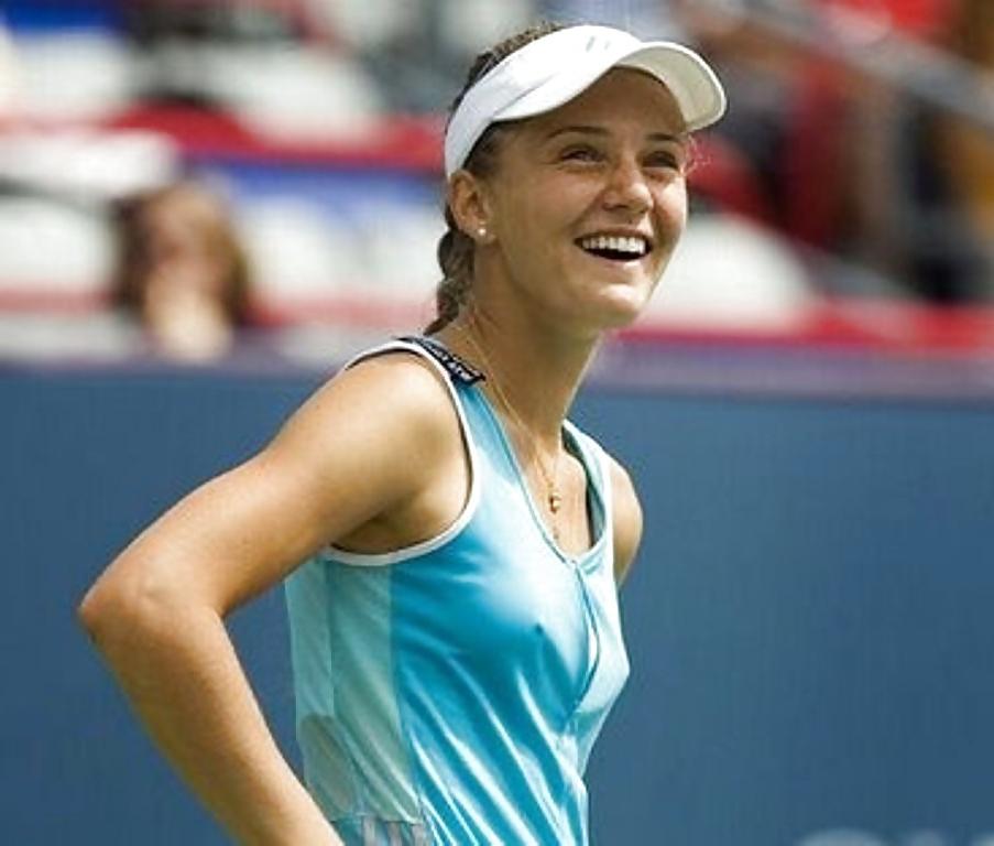 21P Tennis beauties