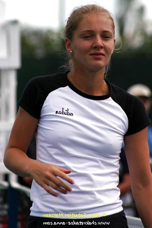 21P Tennis beauties