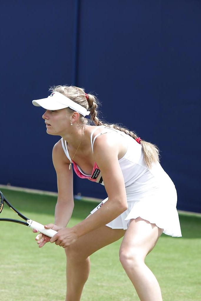 21P Tennis beauties