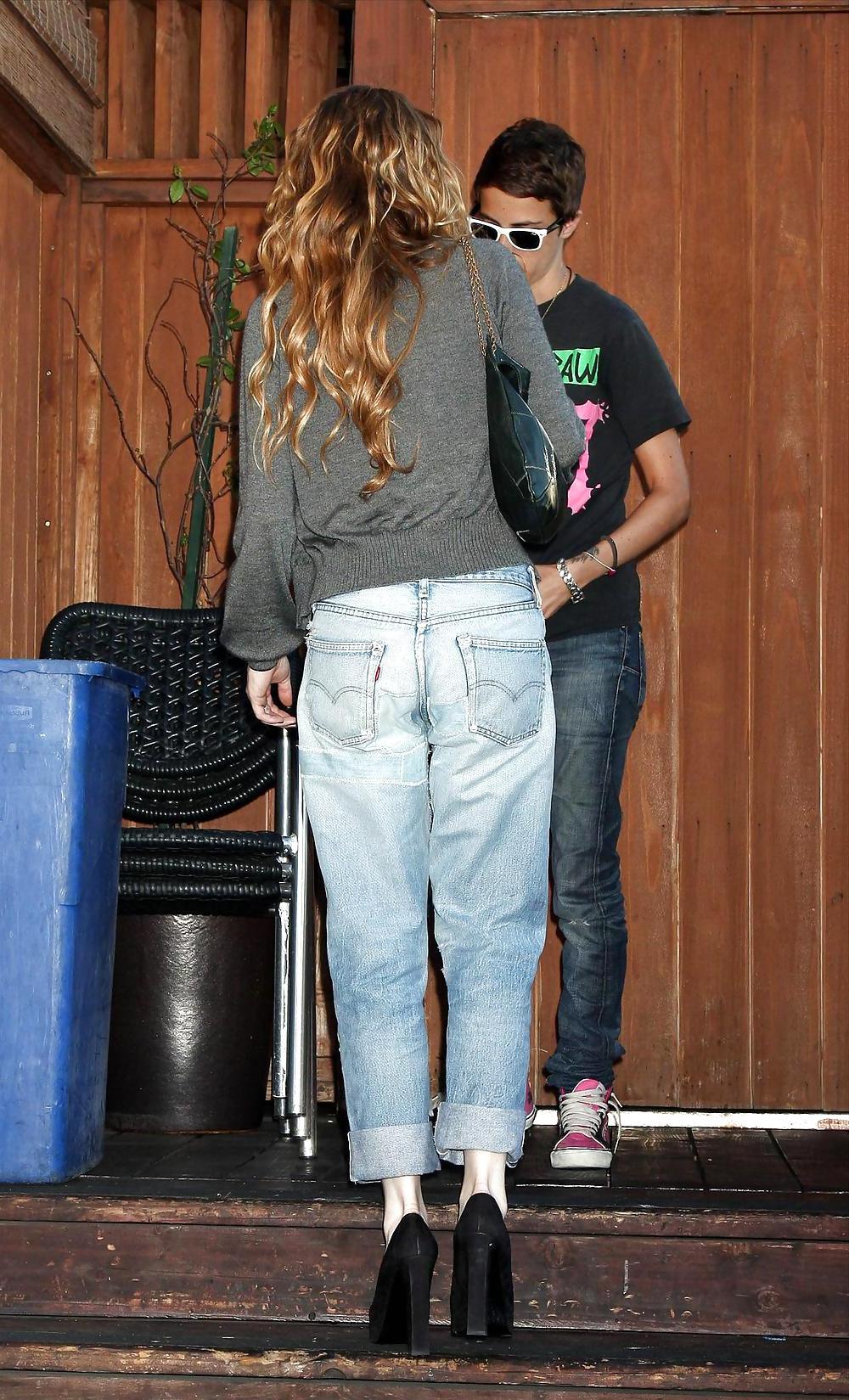 13P Lindsay Lohan Very sheer tank top & HUGE rack with no bra