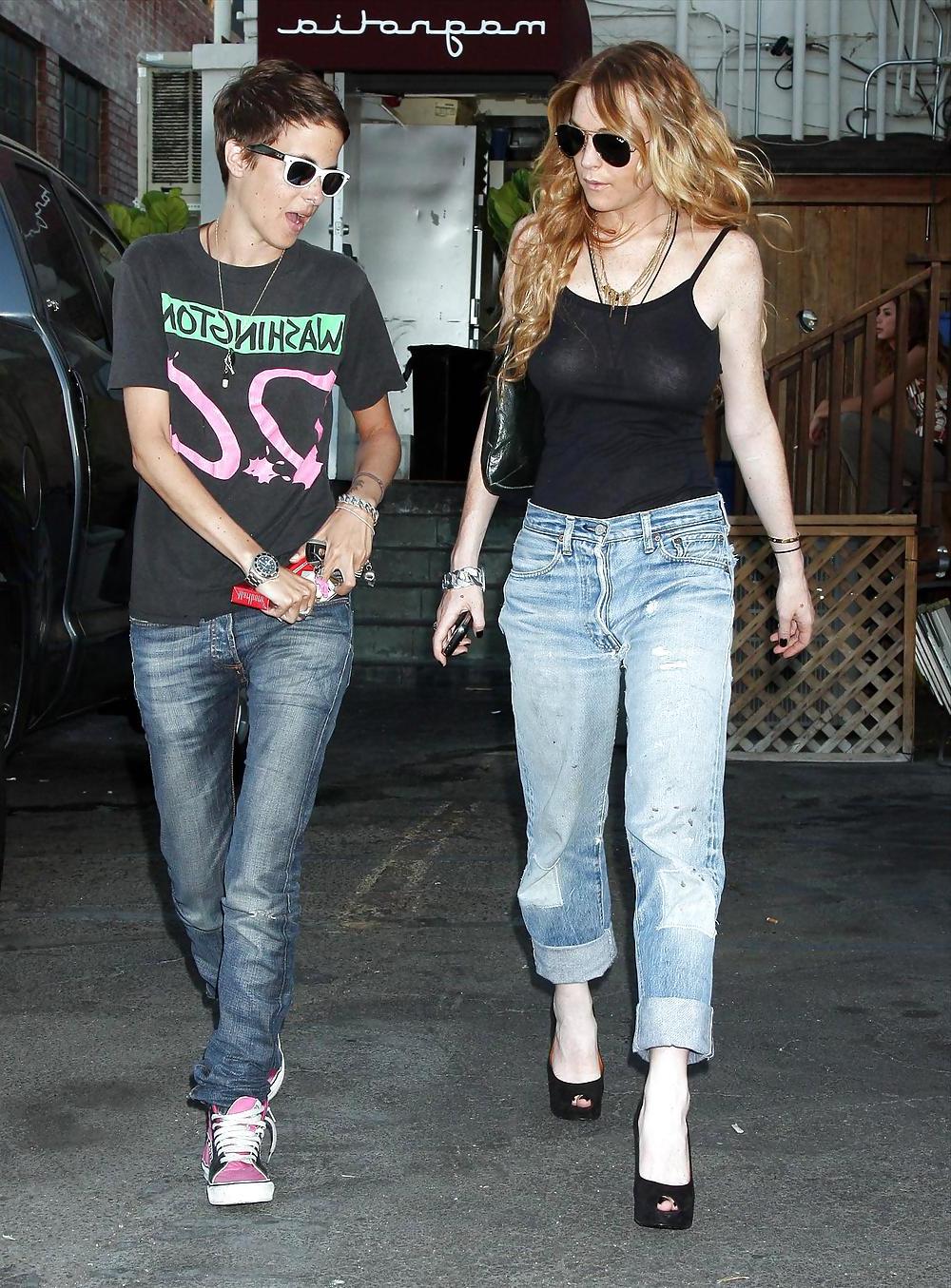 13P Lindsay Lohan Very sheer tank top & HUGE rack with no bra