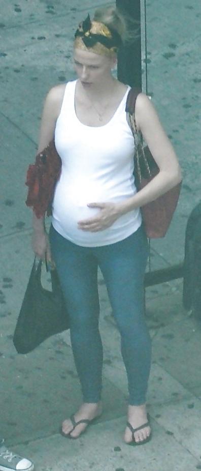 6P Harlem Girls in the Heat 193 New York - Pregnant Babe
