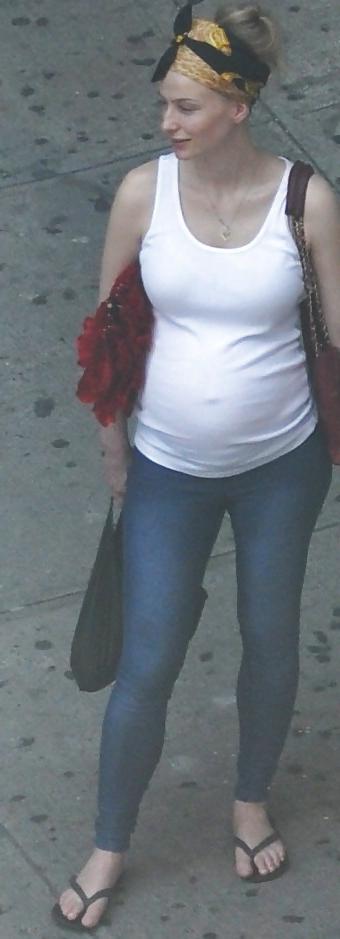 6P Harlem Girls in the Heat 193 New York - Pregnant Babe