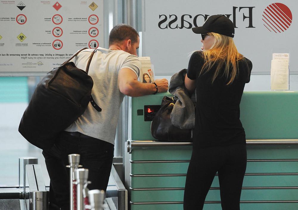 12P Bar Refaeli Super Tight Leggings With  Ass Shots in Olbia