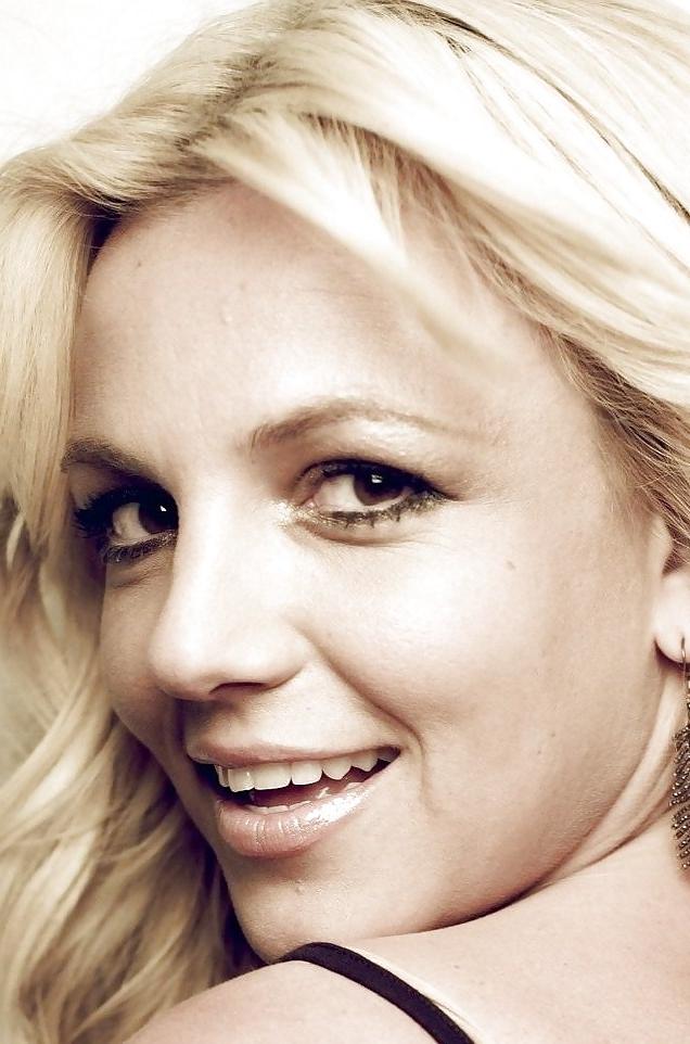 23P Perfect celeb faces i would love to cover in spunk :)