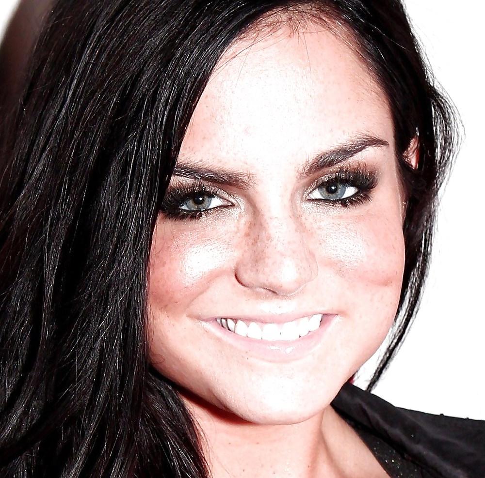 23P Perfect celeb faces i would love to cover in spunk :)