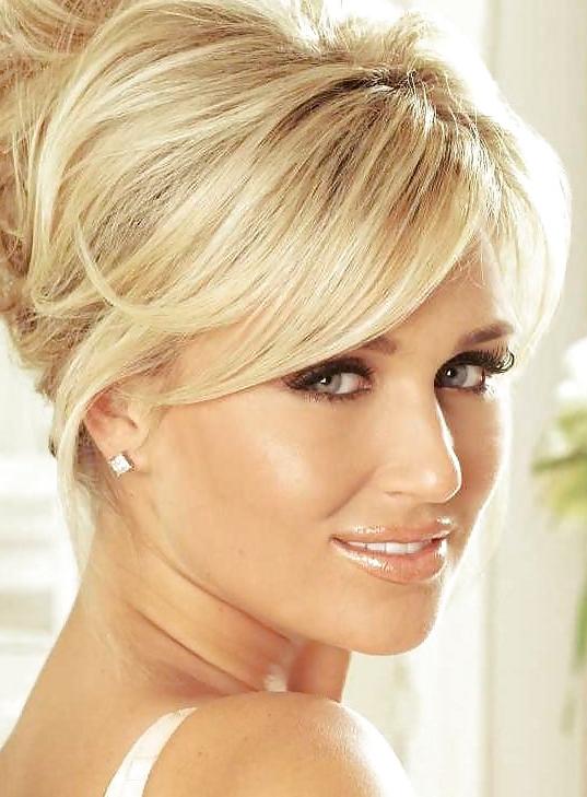 23P Perfect celeb faces i would love to cover in spunk :)