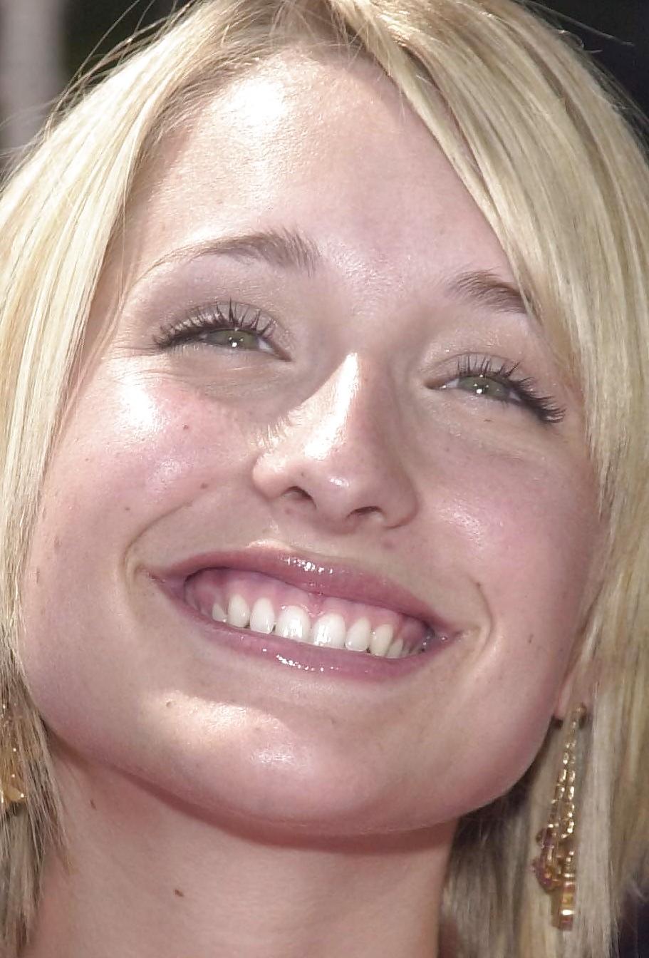 23P Perfect celeb faces i would love to cover in spunk :)