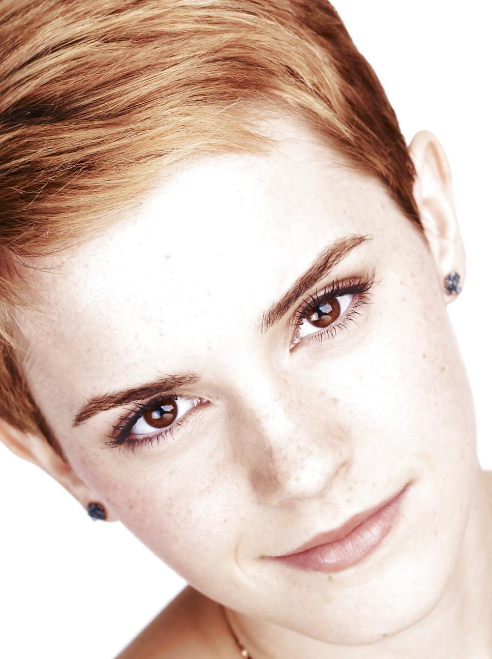 23P Perfect celeb faces i would love to cover in spunk :)