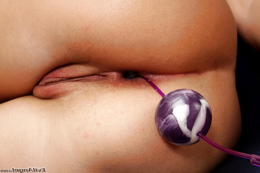 14P Slutty chick gets her asshole stretched by various sex toys