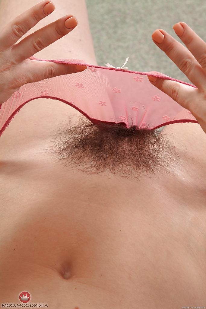16P Flexible Euro MILF Olga Cabaeva stripping naked to play with hairy beaver