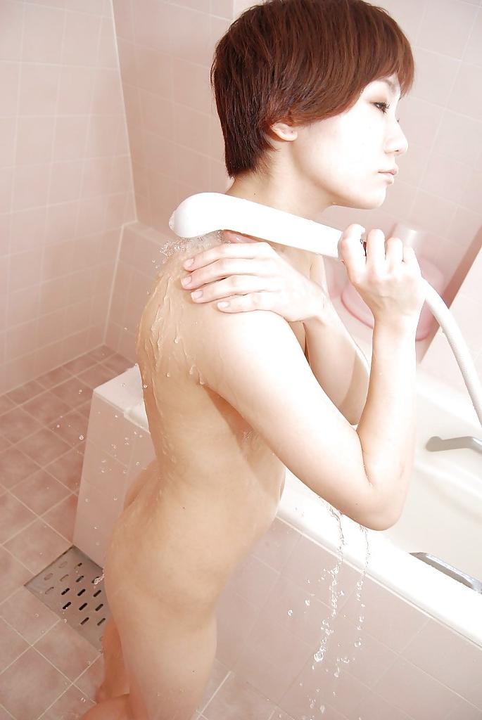 16P Short-haired asian teen with hairy cunt Hiraku Nakatani taking shower