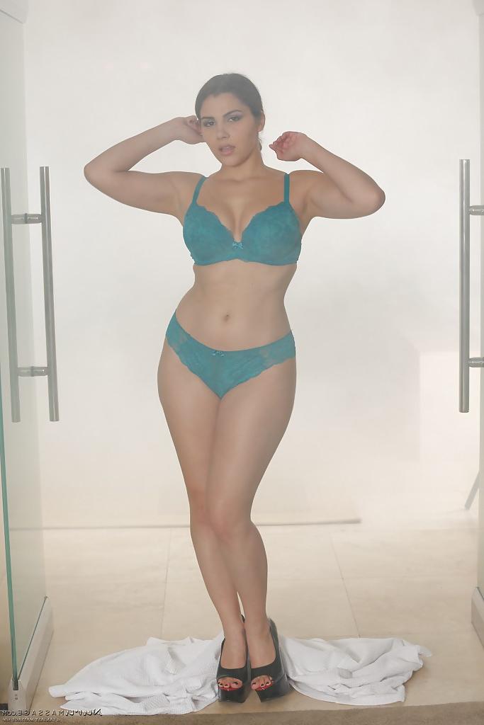16P Wet Euro chick Valentina Nappi removing lingerie and high heels in bath