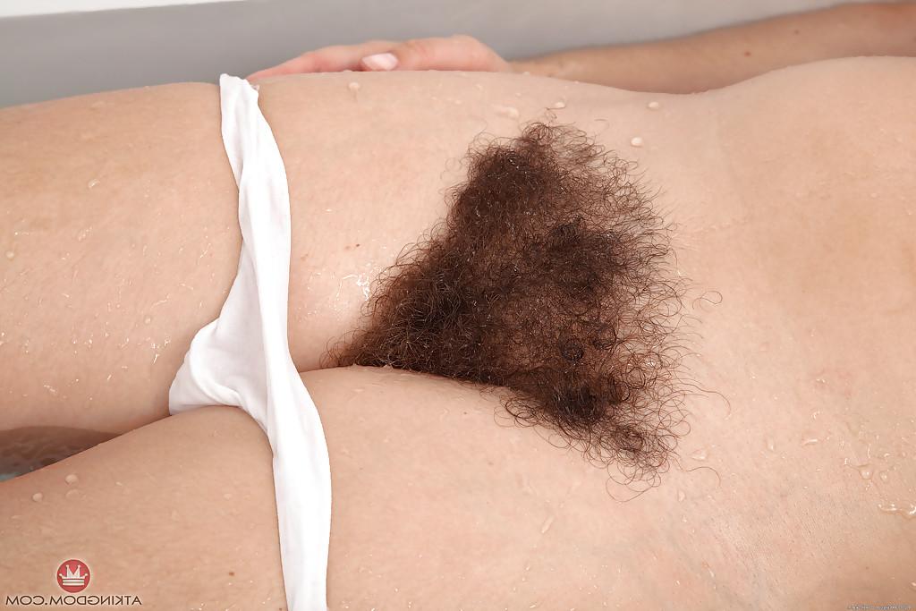 16P Older Euro lady Elle Macqueen freeing hairy cooter from cotton panties