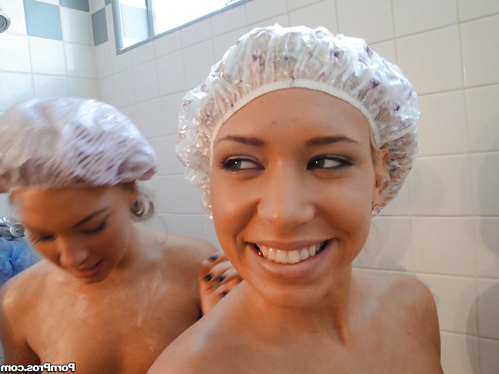15P Young dykes Kasey Jordan and Ally Kay in bathtub with suction dildo