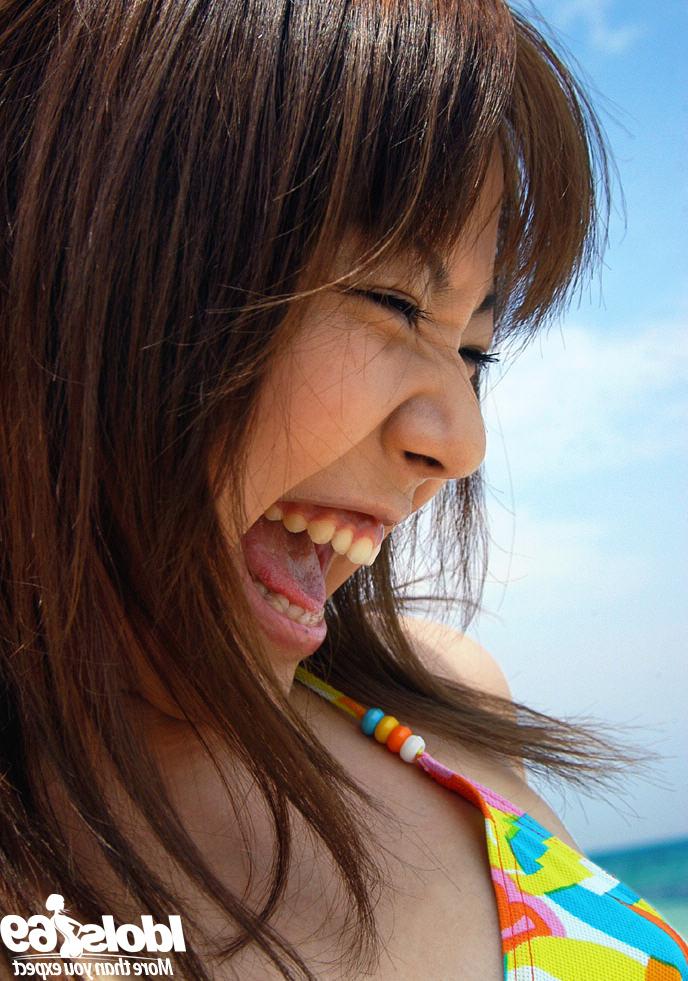 16P Stunning asian babe Chikaho Ito slipping off hre bikini outdoor