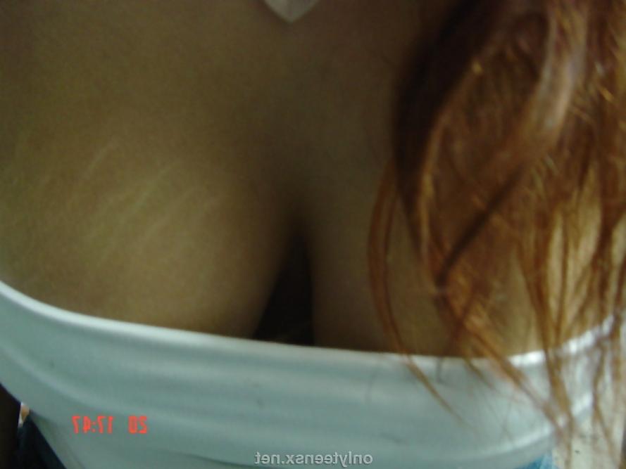 25P Colombiana tetona mamando hay video 