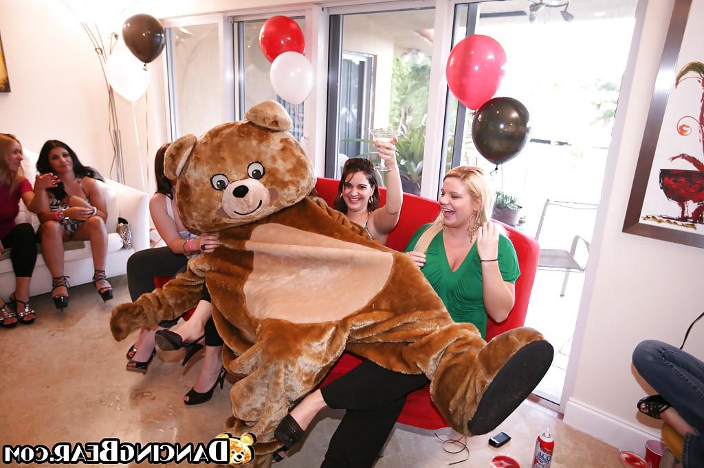 16P On this party whores are sucking cocks till the very facial ending