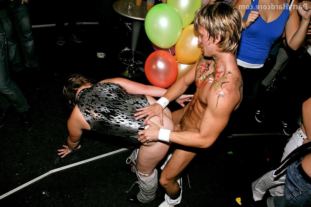 16P Filthy european amateurs getting pounded hardcore at the sex party