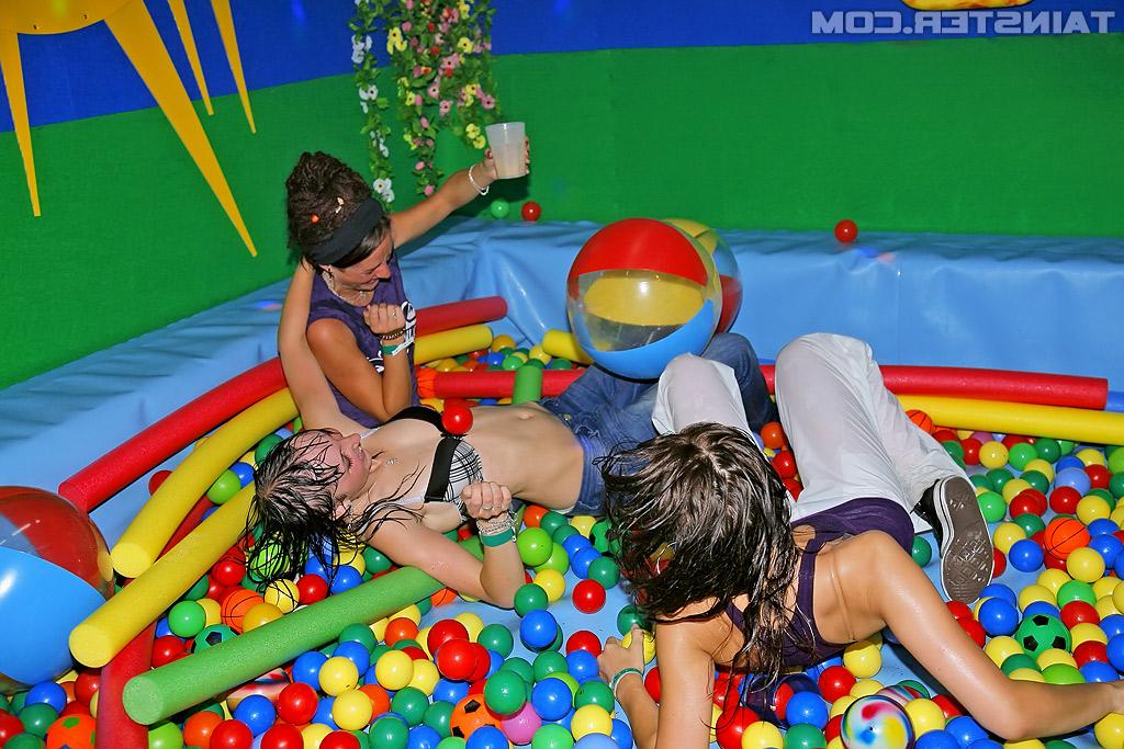 16P Seductive amateurs getting banged hardcore by malestrippers at the party