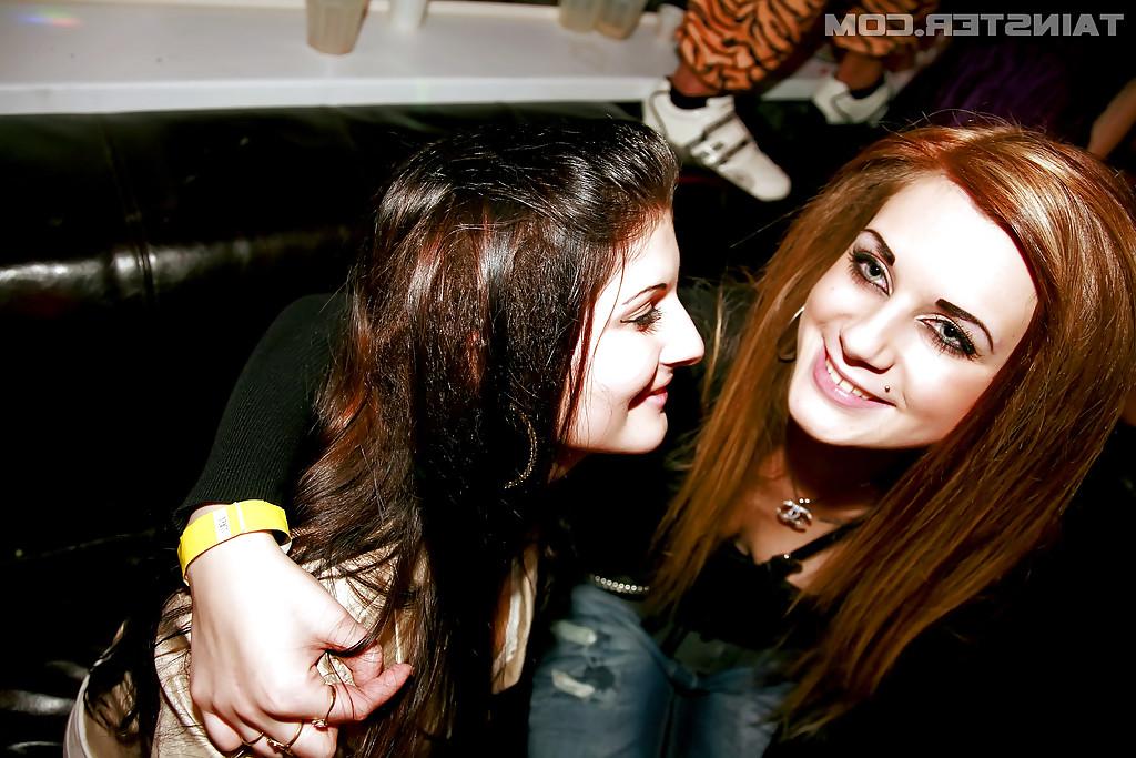 16P Free-and-easy party chicks have some dick sucking and fucking fun