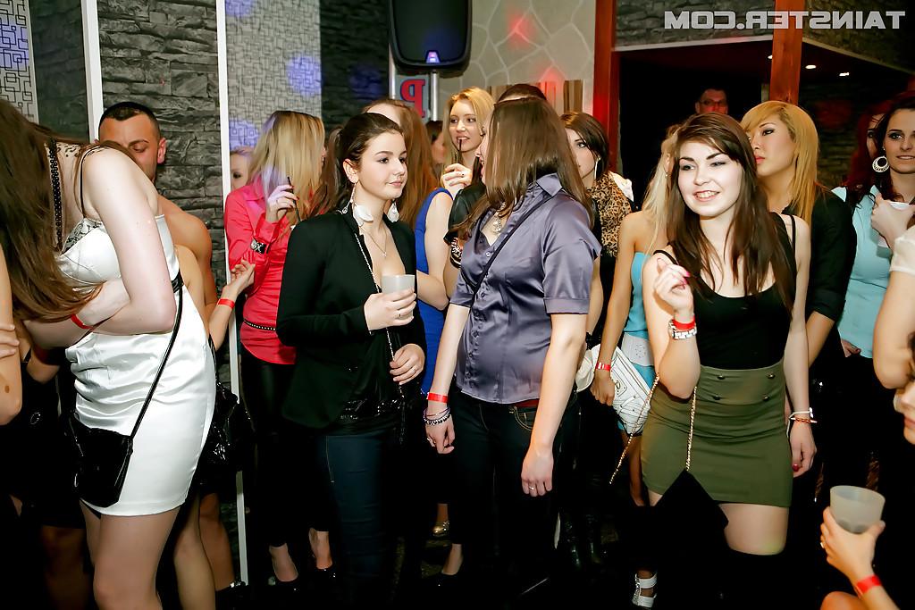 16P Dirty-minded amateurs have some cock sucking fun at the sex party