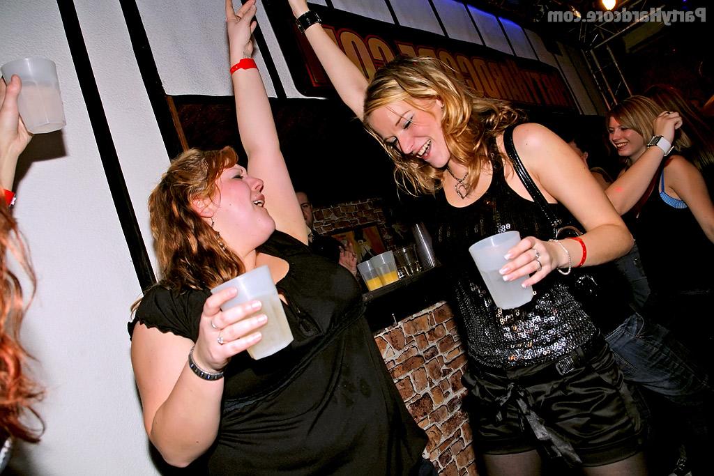 16P Fuckable amateurs getting drunk and going wild at the club party