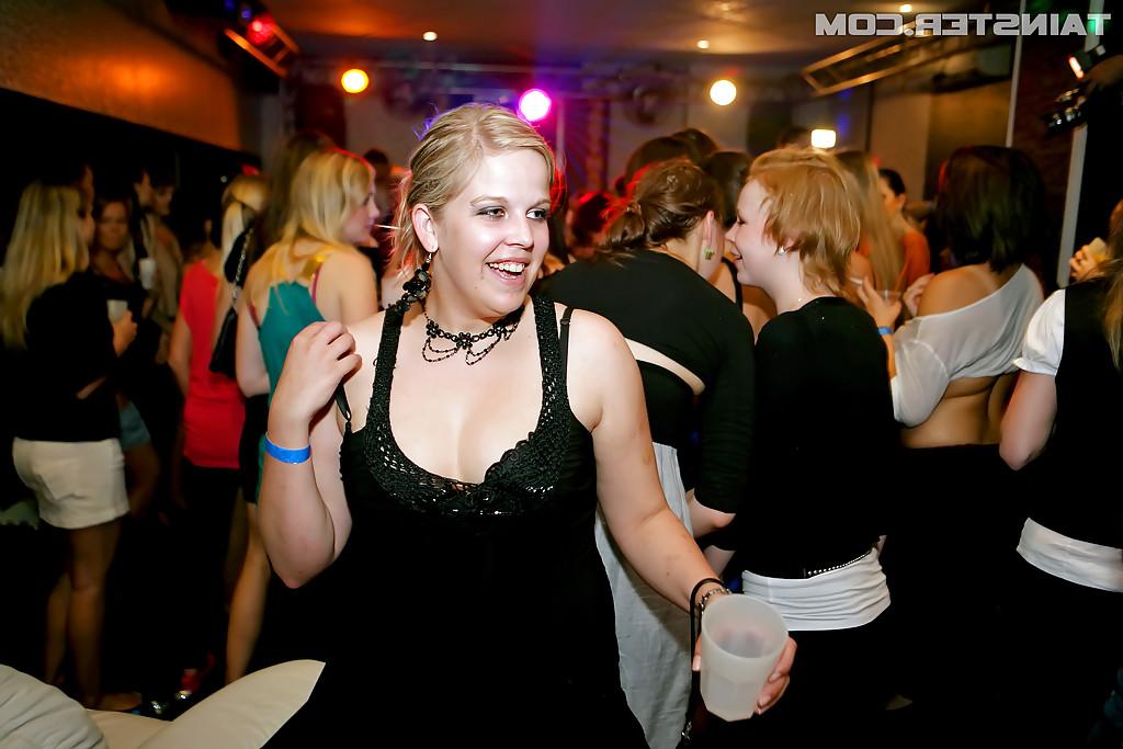 16P Lecherous amateurs going wild at the party with studly male strippers