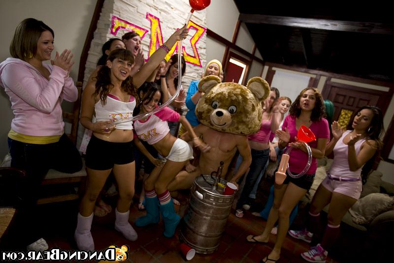 16P CFNM interracial party with clothed beauties doing blowjobs