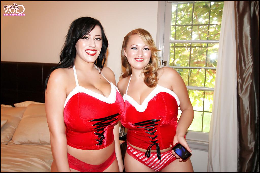16P Christmas cosplay scene features big tits lesbian Leanne Crow