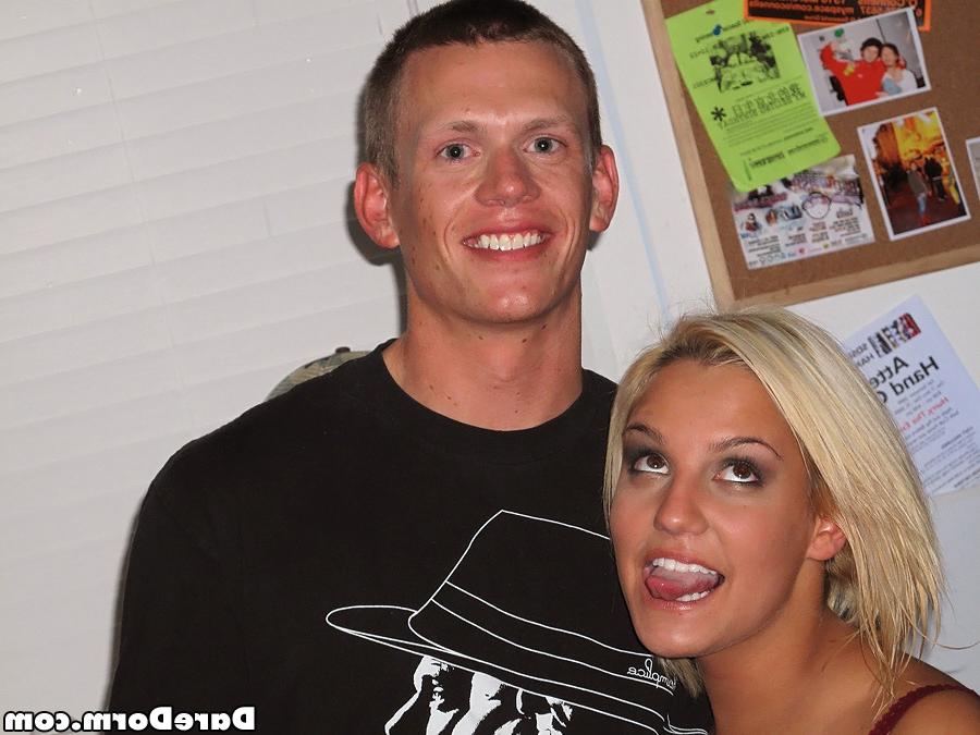 16P Foxy coeds with sexy bodies are into wild groupsex in the dorm room
