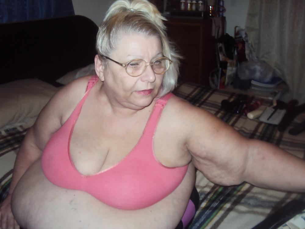10P Her in pink bra 