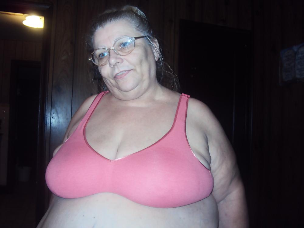 10P Her in pink bra 