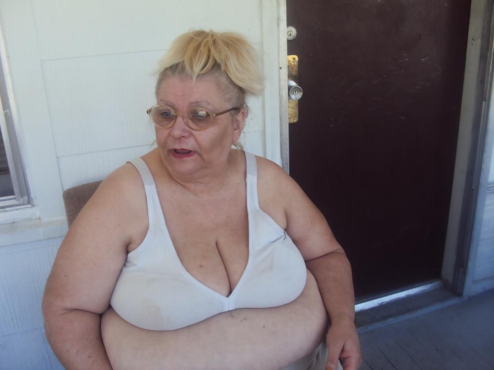 10P Her in white bra 