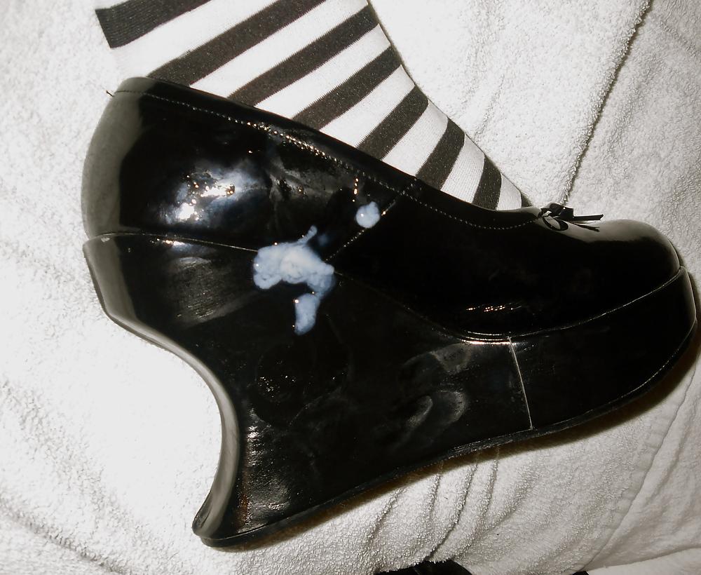 8P Freundin die Schuhe veredelt (Cum on friends Shoes)