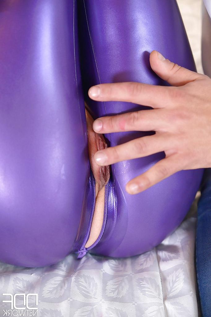 16P Kinky fetish sex with Latex Lucy feeling sex toys inserted into cunt